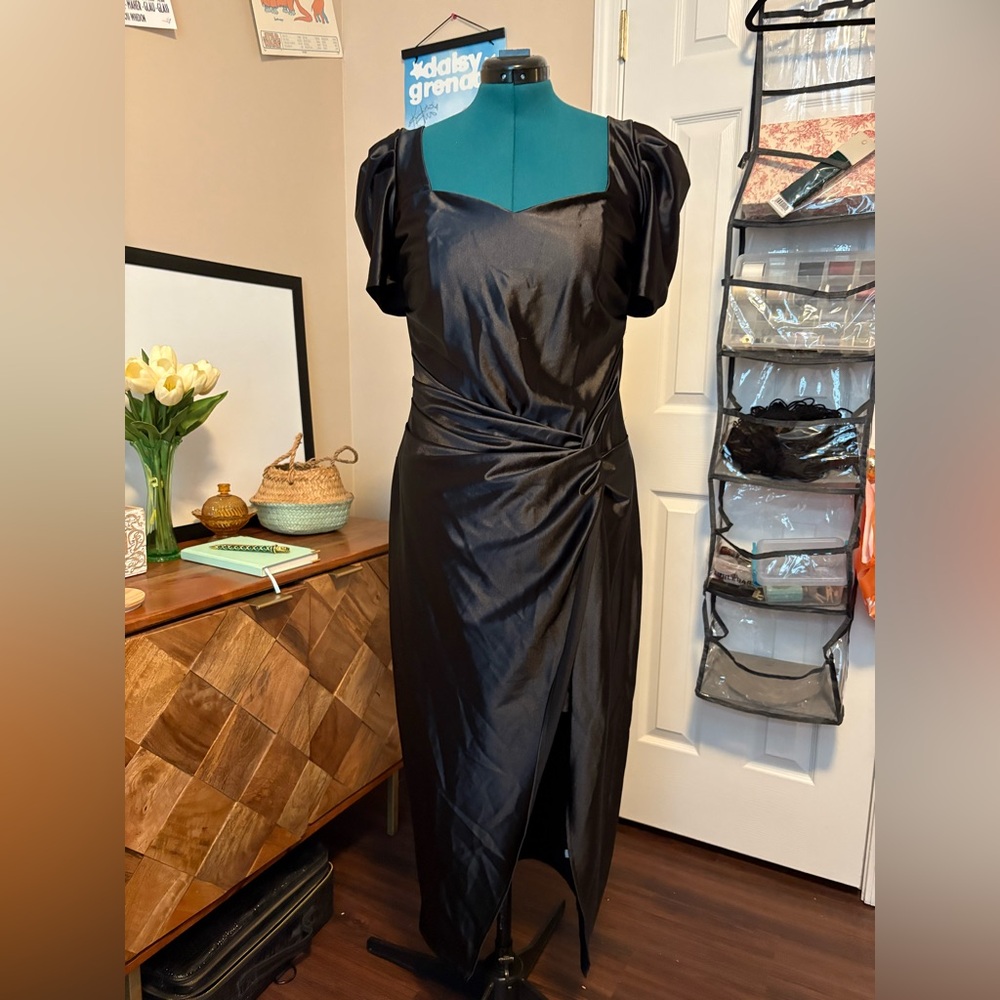 Express Black Puff Sleeve Midi Dress - Large